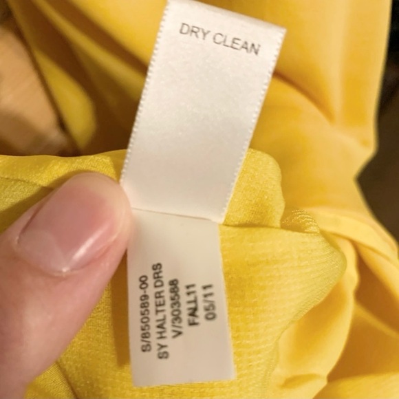 BANANA REPUBLIC YELLOW PLEATED HALTER DRESS - Picture 8 of 9